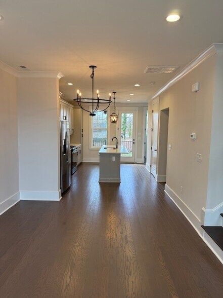 Building Photo - 3 Saco St