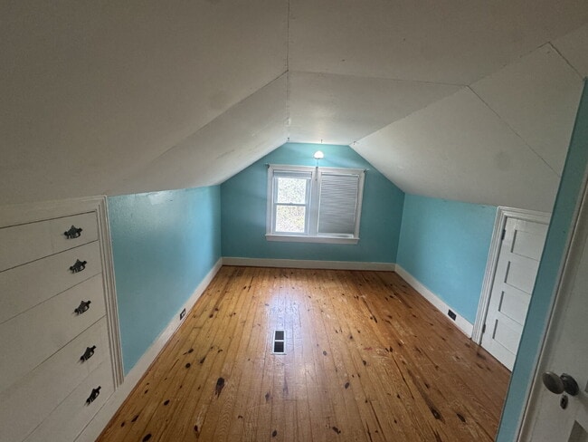 Building Photo - 4-Bedroom country homestead in Strasburg with Spacious Living — 1,445 Sq Ft of Comfort!