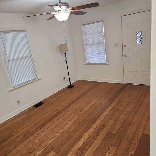 Building Photo - 1015 Camden Ave