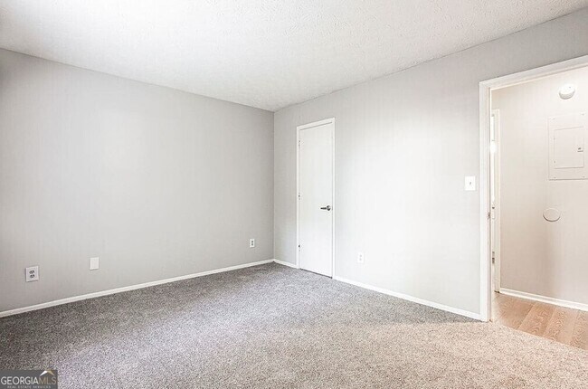 Building Photo - 1173 N Hairston Rd