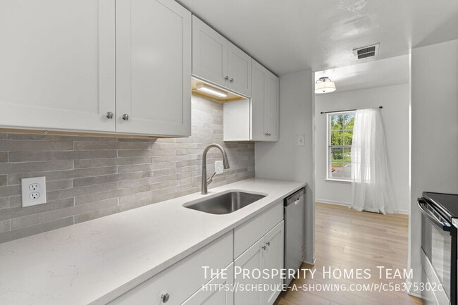 Building Photo - 8774 Tamar Dr