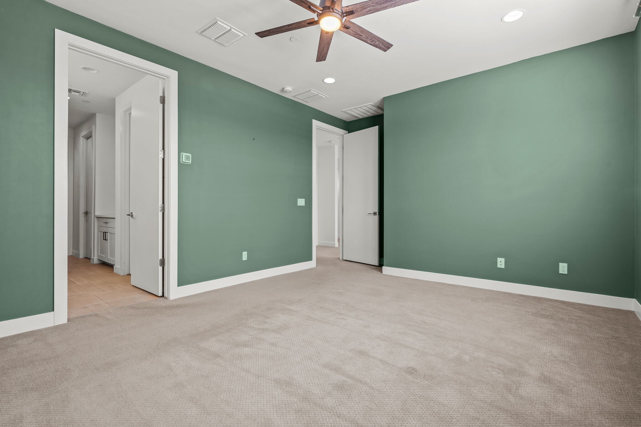 Building Photo - 3200 N 39th St