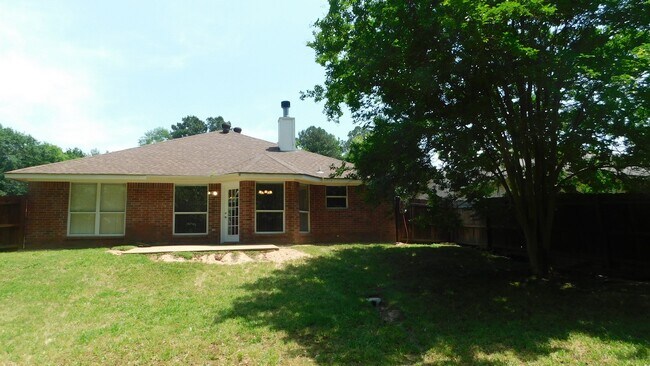 Building Photo - Flint Address-Whitehouse Schools! Beautifu...