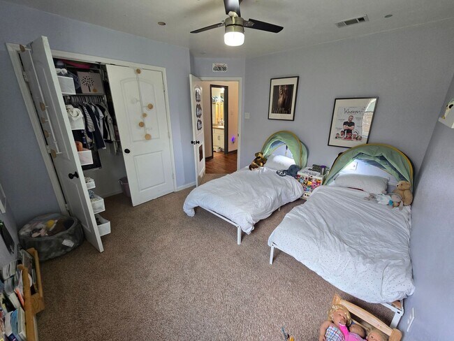 Building Photo - 15417 Meadow Pass