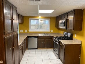 Building Photo - 14411 Louetta Rd