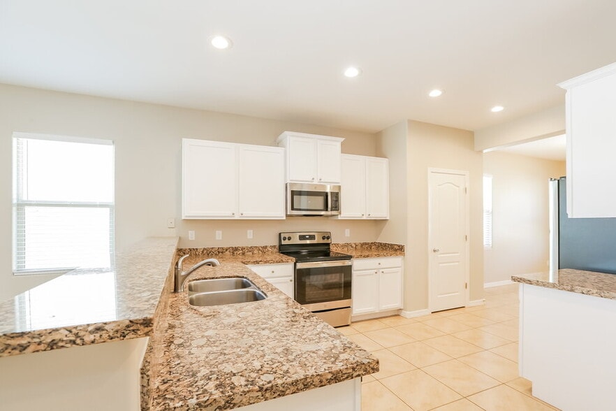 Building Photo - 4887 S 245th Ln