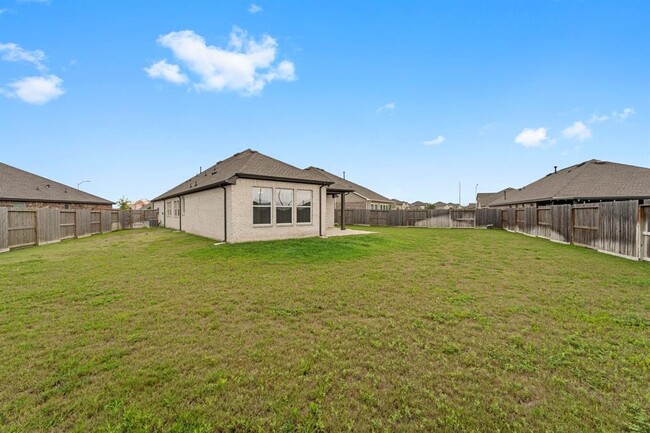 Building Photo - 30839 Boxwood Dr