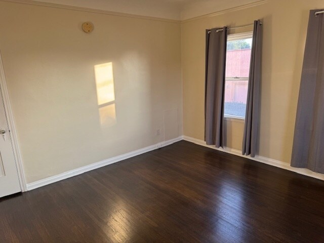 bedroom - 2203 S Harcourt Ave