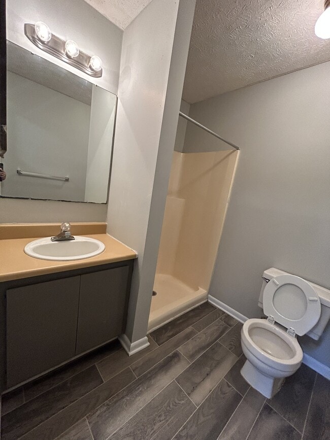 Building Photo - 945 Applewood Ln