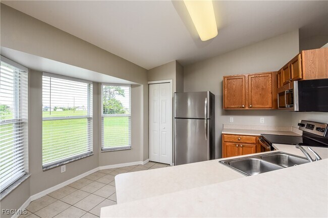 Building Photo - 2229 NW Juanita Pl