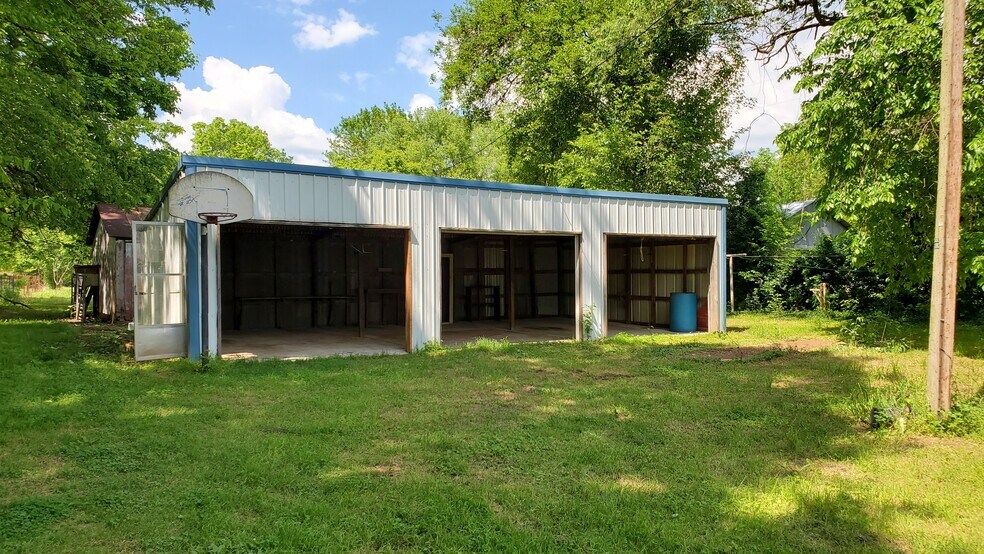 Building Photo - 20936 Dawn Hill East Rd