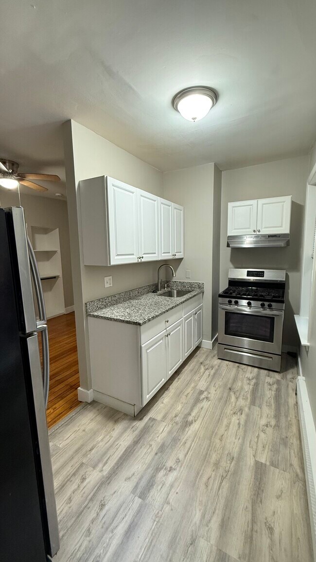 Building Photo - 75 Division St