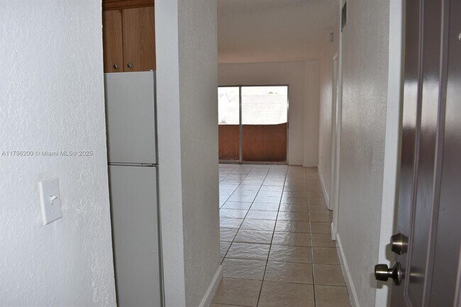 Primary Photo - 10900 SW 104th St
