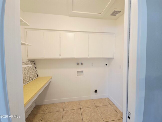 Building Photo - 5132 W Las Palmaritas Dr