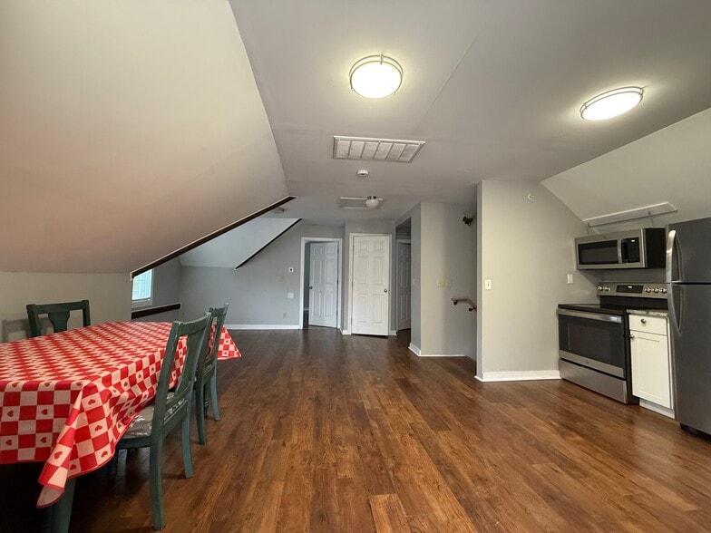 Open Living Space - 64 Wooster St