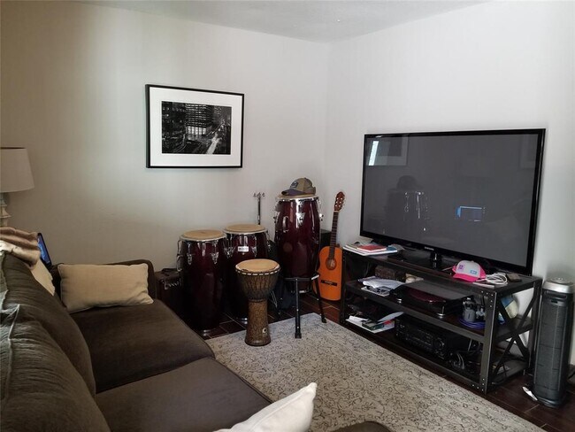 Primary Photo - 1501 Asbury St