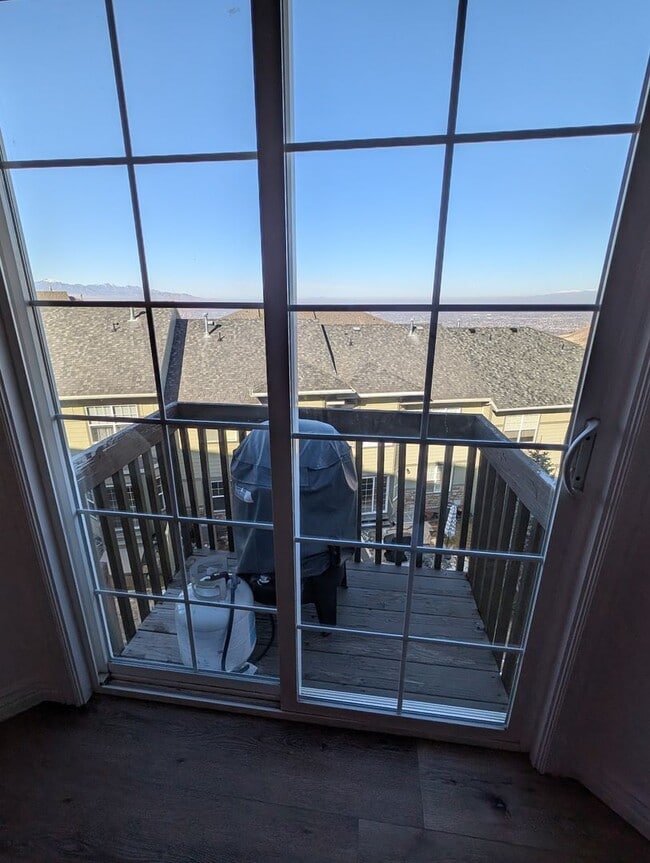 Building Photo - March Rent Free - Beautiful 3 Bedroom Condo for Rent in Draper