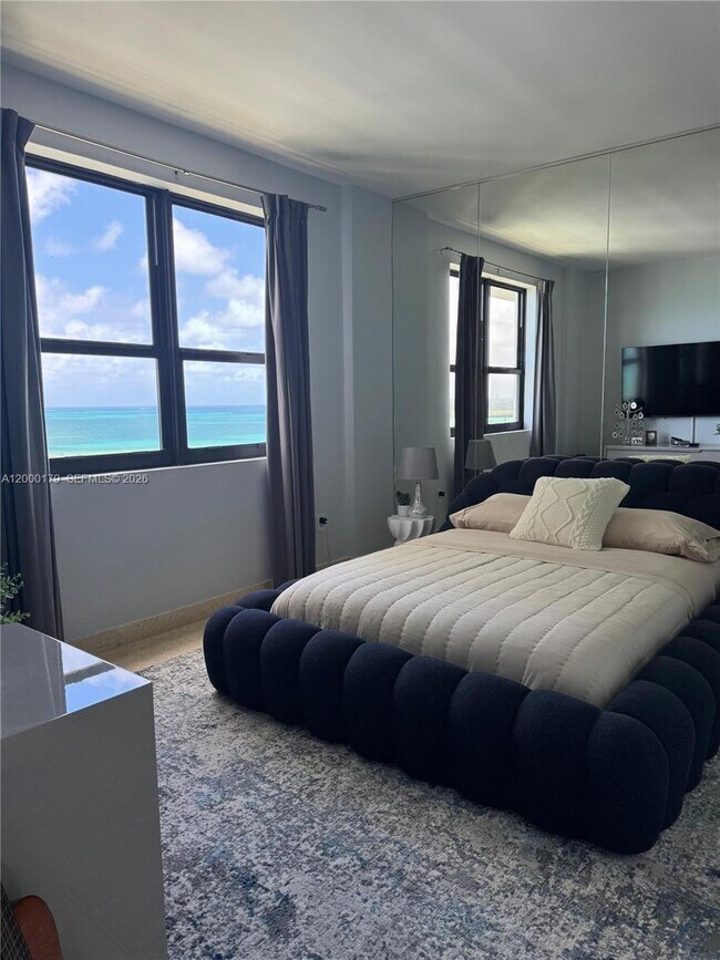 Building Photo - 10185 Collins Ave