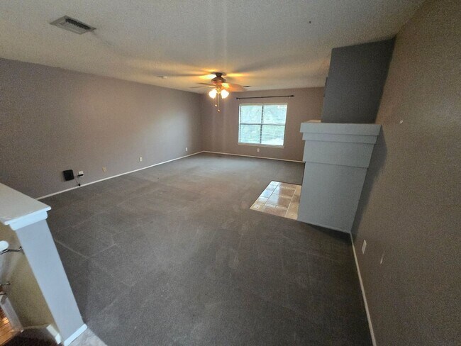 Building Photo - 8007 Sunshine Trail Dr