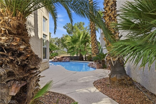 Building Photo - 9236 Eagle Ridge Dr