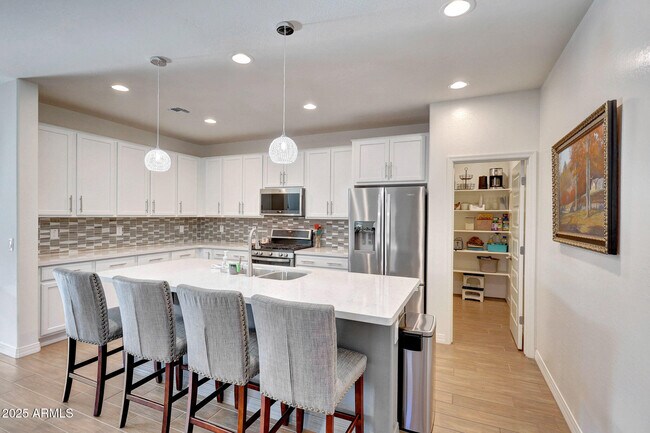 Building Photo - 8490 S 165th Dr