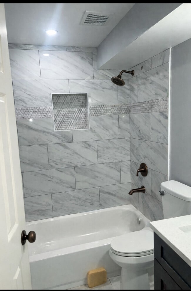 Building Photo - 12204 Clear Creek Dr