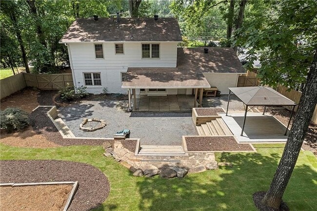 Building Photo - 3981 Longview Dr
