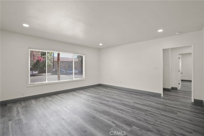 Building Photo - 14335 Hamlin St