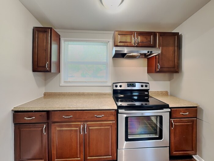 Building Photo - 120 Brookside Dr