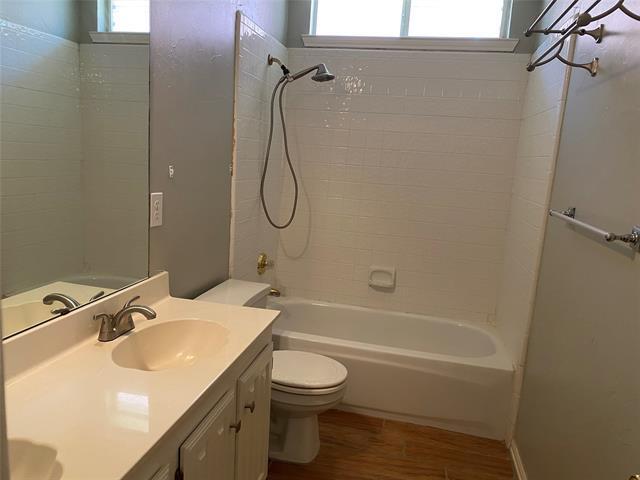 Building Photo - 3620 Field Stone Dr