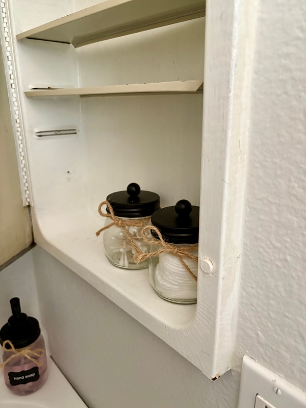 Building Photo - 28409 Victoria Rd