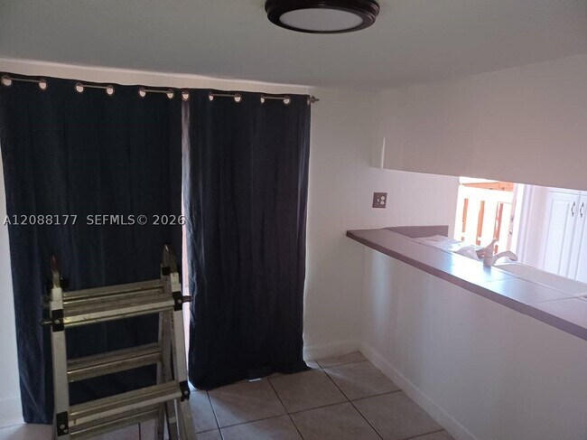 Building Photo - 7170 Fairway Dr