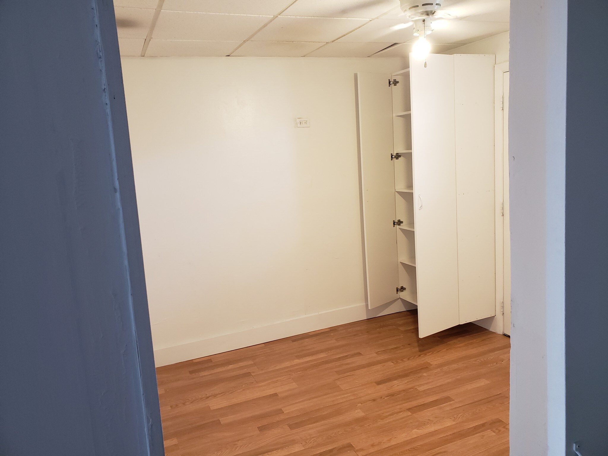 3rd bedroom/ Office - 406 NW 68th Ave