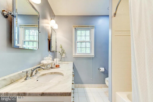 Building Photo - 19 Monterey Dr