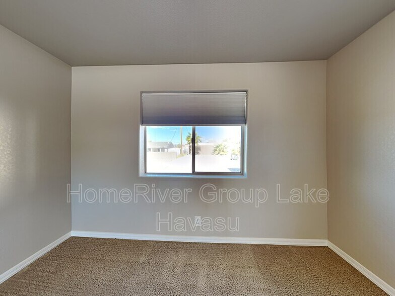 Building Photo - 3737 Tahitian Dr