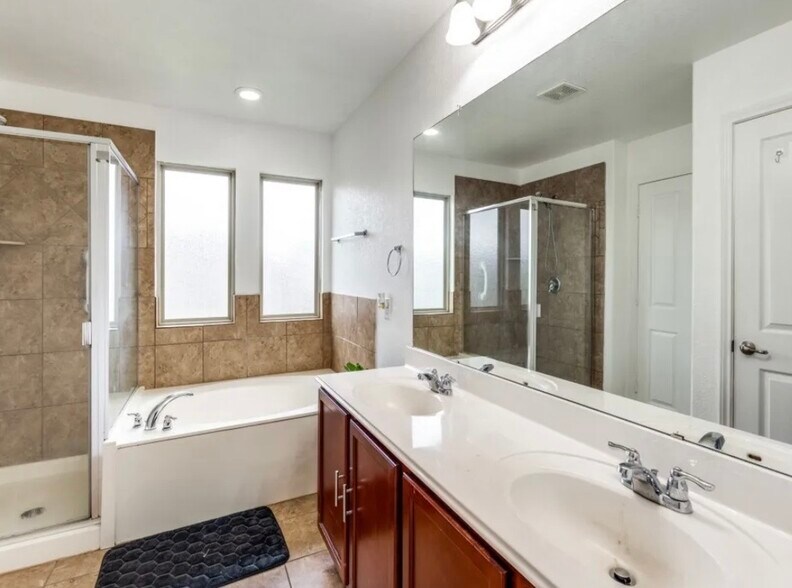 Building Photo - 6035 Enchantment