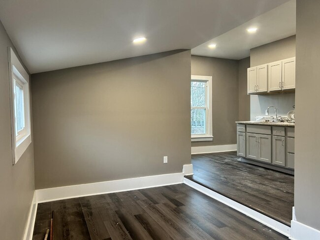 Building Photo - 121 Hardytown Rd