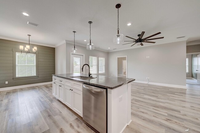 Building Photo - 4447 Huckleberry Ln