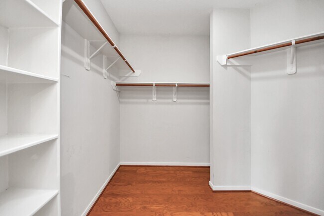 Building Photo - 12003 Sunrise Way