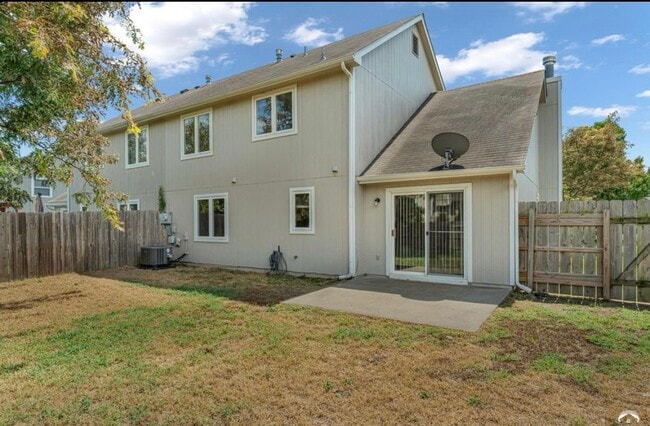 Building Photo - 2726 Harrison Pl