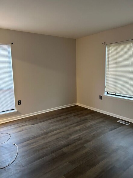 Building Photo - 8747 Brae Brooke Dr