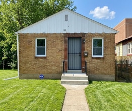 Building Photo - 2452 Jackson St