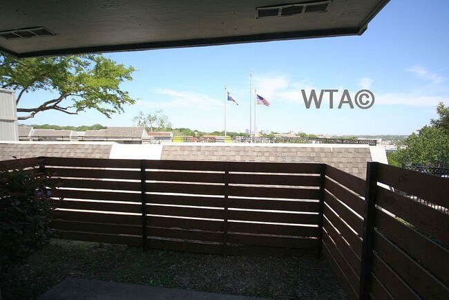 Building Photo - 2 bedroom in Austin TX 78741