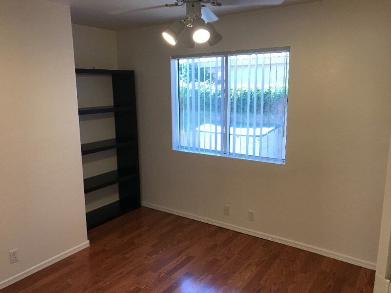 Building Photo - 1843 E San Tan St