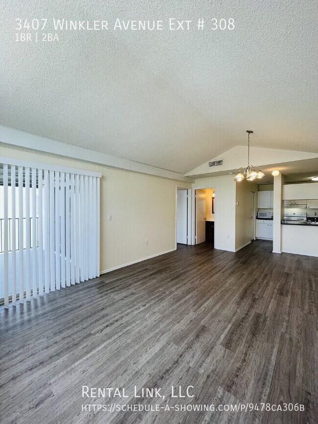 Building Photo - 3407 Winkler Ave