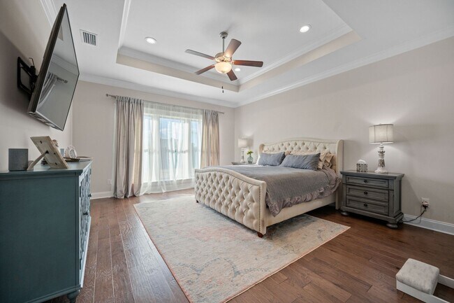 Building Photo - 5/3.5 TRULAND BUILT BEAUTY!