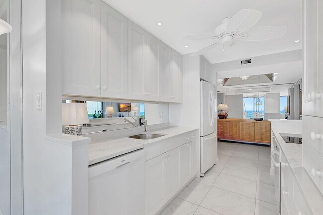 Building Photo - 5550 N Ocean Dr