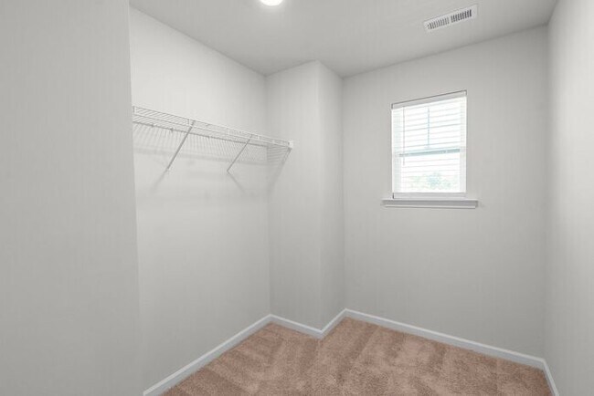 Building Photo - Luxury Living Begins at Home: Where Every Day Feels Like a Retreat; 5BR/3BA, Office