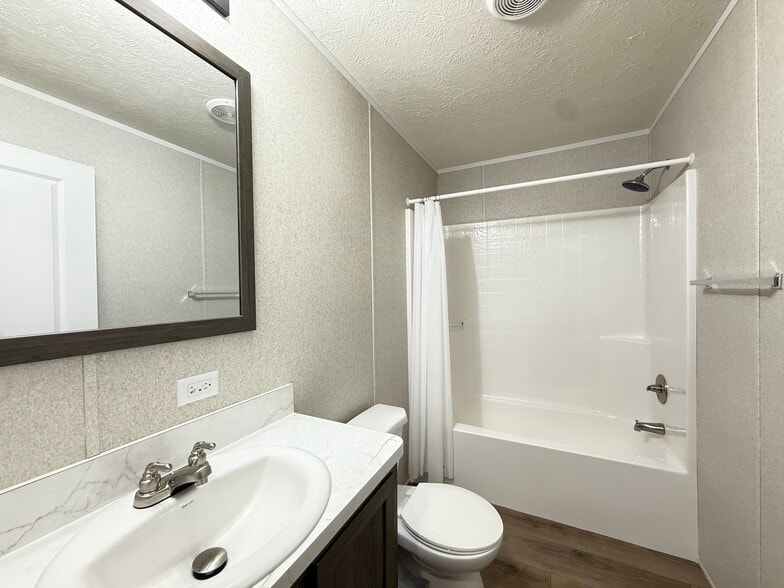 Building Photo - 29652 Cambridge Ct