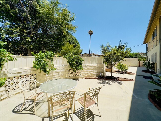 Building Photo - 18556 Community St